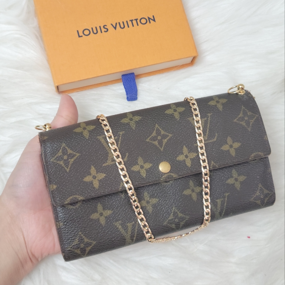 100% Authentic Louis Vuitton monogram long wallet on chain